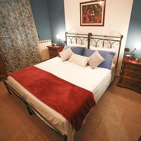Palazzo Le Muse Apartments Беваня Екстериор снимка